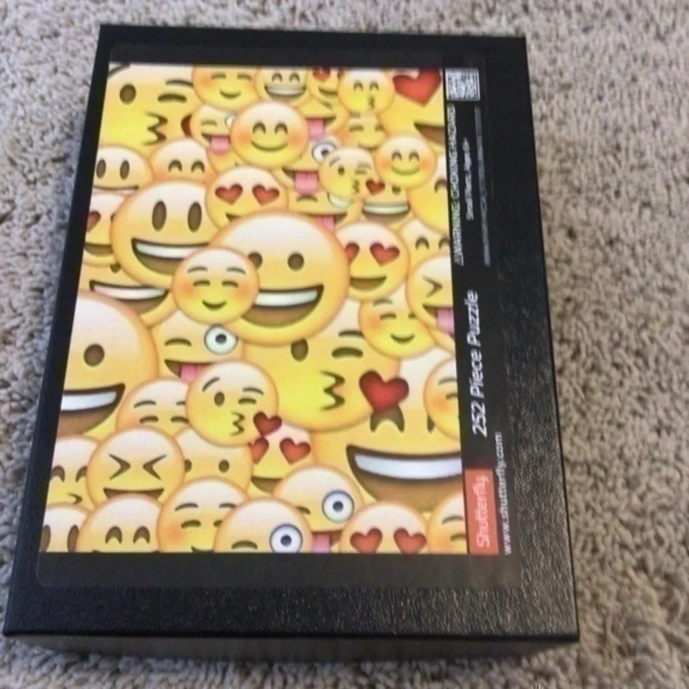 252 piece emoji puzzle